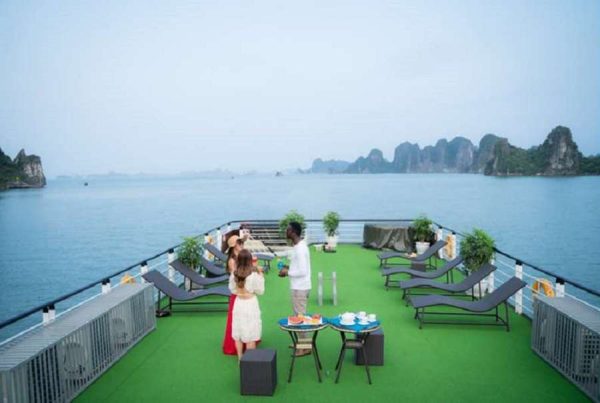 Sundeck La Casta Cruise - Vietnam Vacation Travel