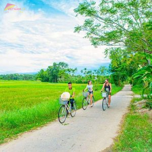 Shopping In Thuy Bieu Market By Bike - Vietnam Vacation Travel