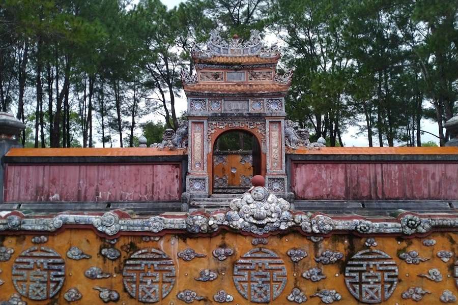 Dong Khanh Tomb - Vietnam Vacation Travel