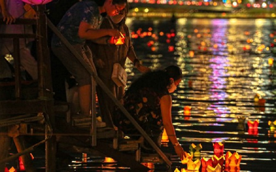 Flower Lanterns On The Perfume River - Vietnam Vacation Travel
