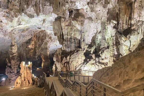 Phong Nha Cave - Vietnam Vacation Travel