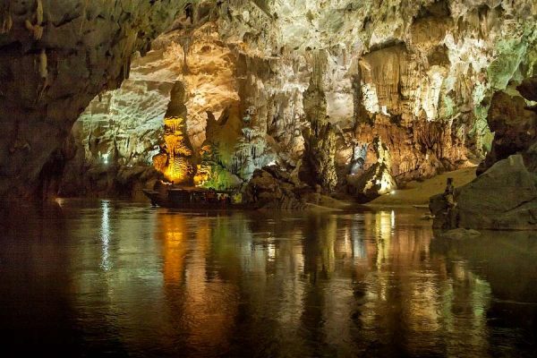 Phong Nha Cave - Vietnam Vacation Travel