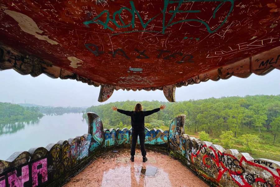 Thuy Tien Lake Abandoned Water Park Hue - Vietnam Vacation Travel
