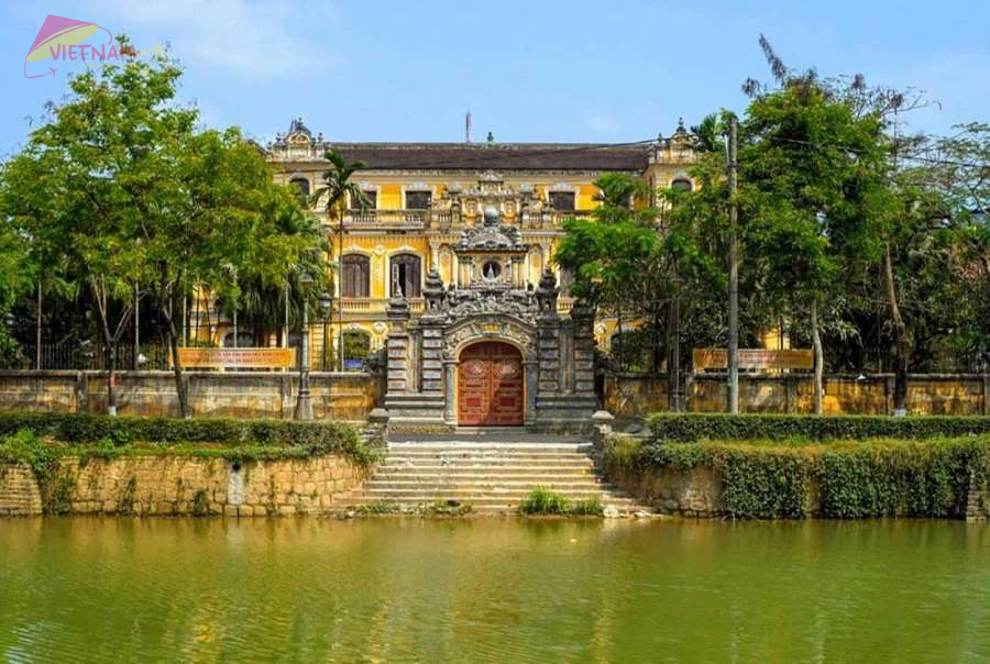 An Dinh Palace-Vietnam Vacation Travel