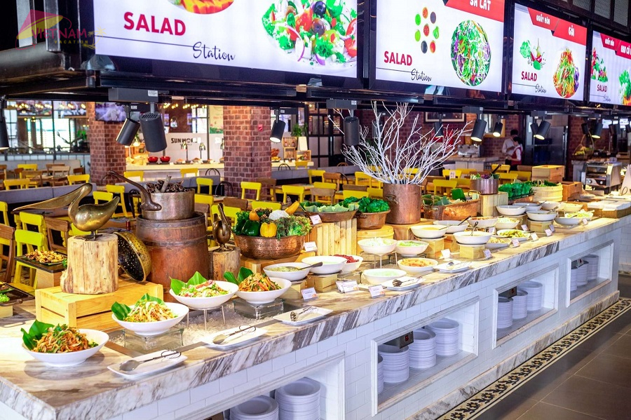 Ba Na Hills Lunch Buffet - Vietnam Vacation Travel