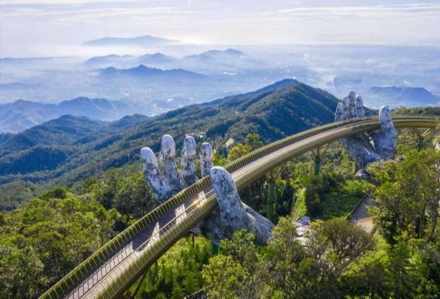 The Golden Hands Bridge-Vietnam Vacation Travel