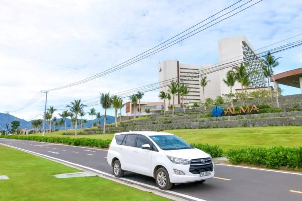 Hanoi to Sapa private car- Vietnam Vacation Travel