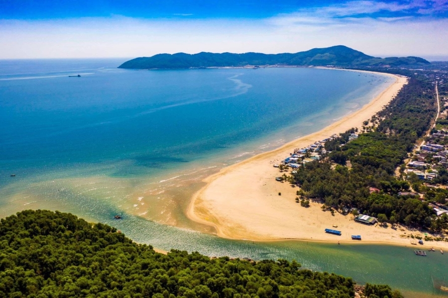 Lang Co Bay - Vietnam Vacation Travel