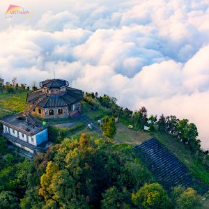Hai Vong Dai Peak - Vietnam Vacation Travel
