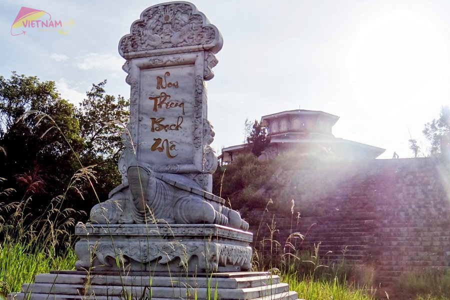 Hai Vong Dai Peak Bach Ma National Park - Vietnam Vacation Travel