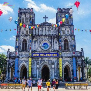 Stop at Mang Lang Church (Phu Yen)